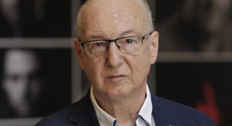 Szikora János: „Hála istennek soha nem volt szükségem arra, hogy emelvényen politikusok háta mögé álljak” - Színház.online