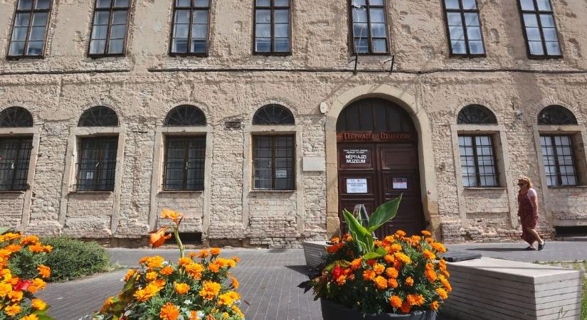 Kortárs művészek lepik el Pécset – de mi köze ehhez a testednek? - Bama
