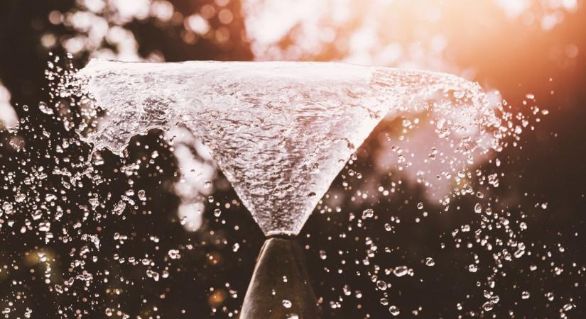 Vízkorlátozást vezetnek be: nem szabad locsolni, medencét feltölteni - Veol