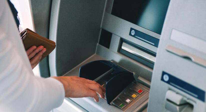 Kiknek lesz szerencséje olcsóbban készpénzhez jutni, itt a lista, melyik településen, melyik banknak lesz ATM-je - Piac és Profit