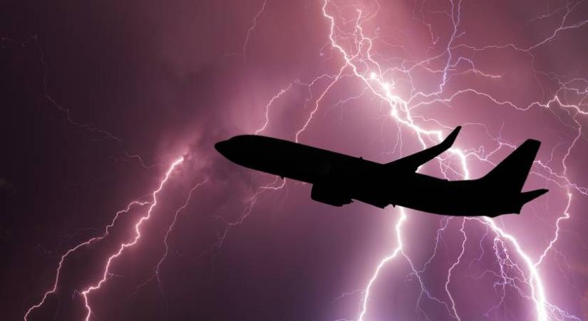 Villám csapott a Wizz Air Budapestről induló repülőjébe: kényszerleszállást kellett végrehajtania - Femina
