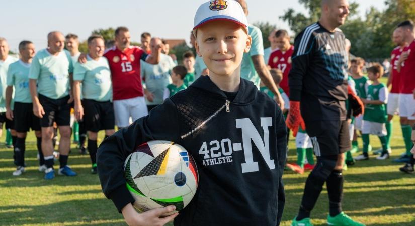 Meghalt a Fejér megyei kisfiú, akiért korábban összefogtak a magyar foci legendái - Feol