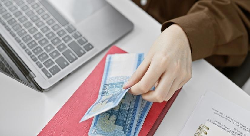 A munkabérelőleg szabályai 2025-ben - Adózóna