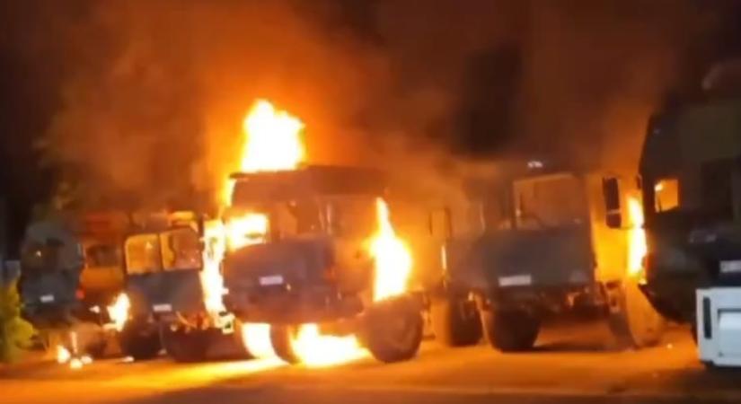 Felgyújtották a német hadsereg több teherautóját Erfurtban, a rendőrség az orosz szabotázs lehetőségét is vizsgálja - HVG - Világ