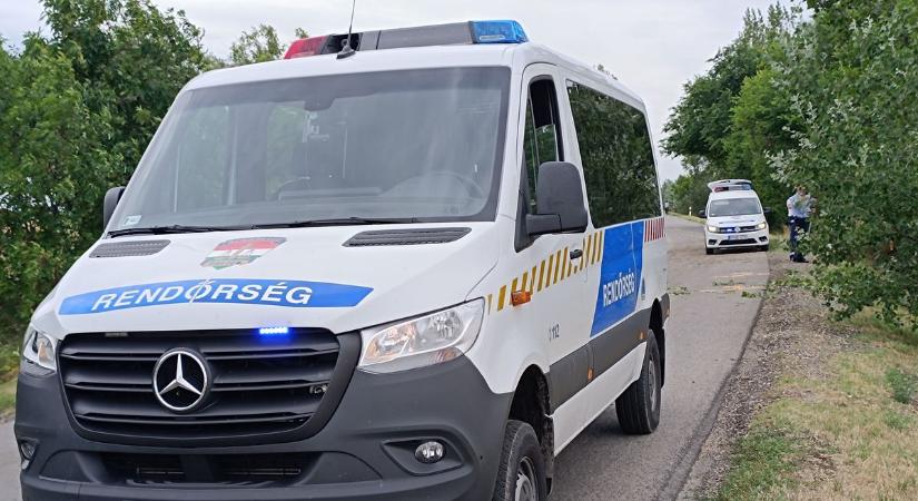 Teljesen összeroncsolódott az autó, egy embert kórházba szállítottak – galériával, videóval - BAON