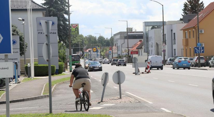 Elképesztő: rejtélyes lyuk keletkezett egy pécsi főút közepén - Bama