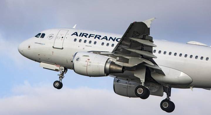 Sürgősségi helyzet Ferihegyen: mentőt hívtak az AirFrance járatának utasaihoz - Dívány