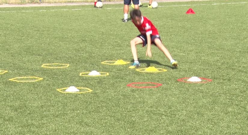 Tucatnyi kisgyermek futballozott együtt a játék öröméért - Kanizsa Újság
