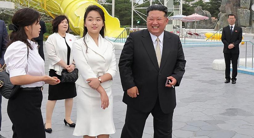 Tiltott luxuscikket villantott Kim Dzsongun felesége – így üzen Észak-Korea a Nyugatnak - VG
