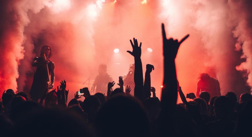 Ingyen bérletet ad a Dunai Vasmű elbocsátott dolgozóinak a Rockmaraton Fesztivál: „Veletek vagyunk Dunai Vasmű Dolgozók!” - Blikk