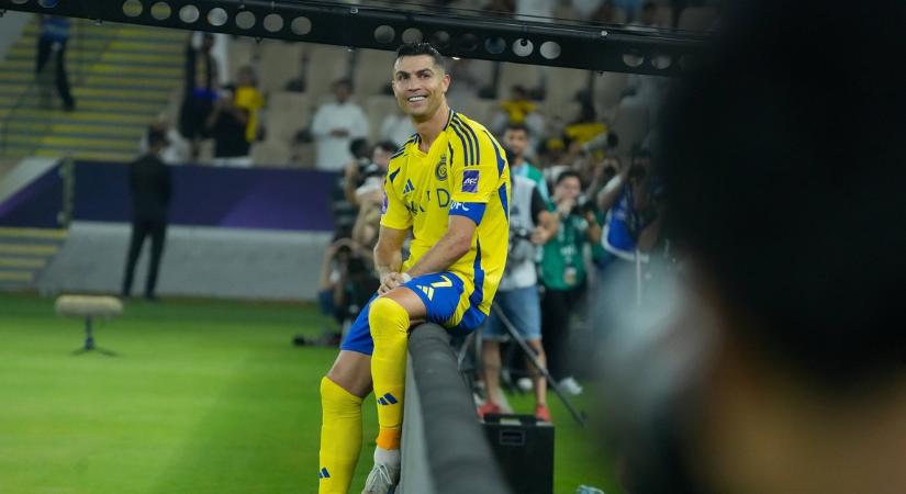 Ronaldo fizetéséről beszél a világ – kiderült, ki keres többet, a portugál világsztár vagy Mészáros Lőrinc - Blikk - Sport