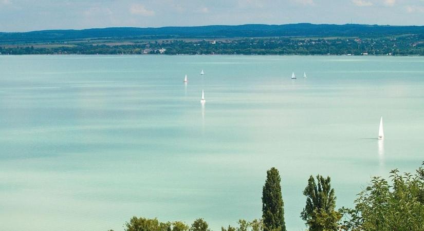 Kapu Tibor megmutatja, hogy néz ki a Balaton a világűrből - videó - Vaol