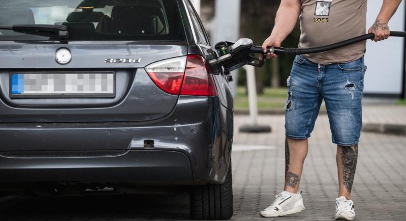 A benzin és a gázolaj is olcsóbb lesz hétvégétől - 24.hu