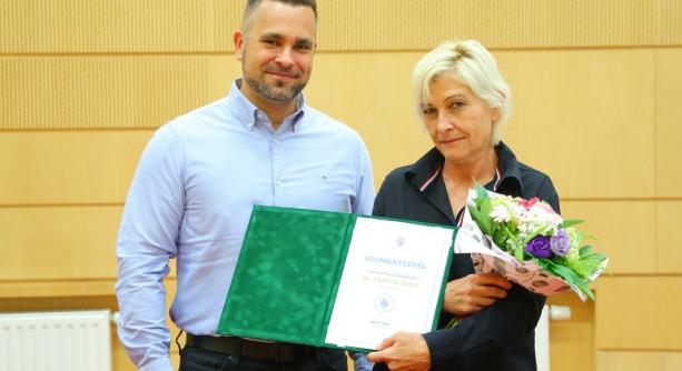 Dr. Vántus Judit érdemelte a Dunaújváros Közszolgálatáért Díjat - Dunaújváros
