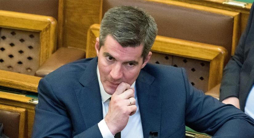 Kocsis Máté az adatvédelmi hatóság elnökét kérdezi a tiszás adatszivárgásról - HVG - Itthon