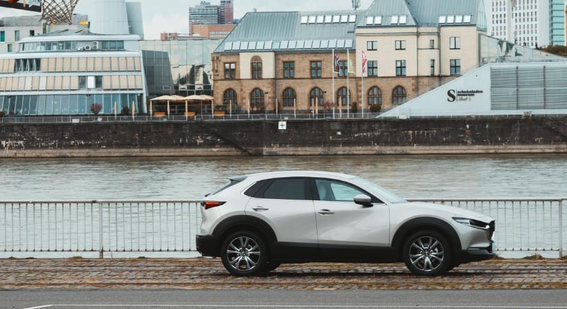 Furcsa mintát mutatnak a Mazda eladásának változásai - Privátbankár