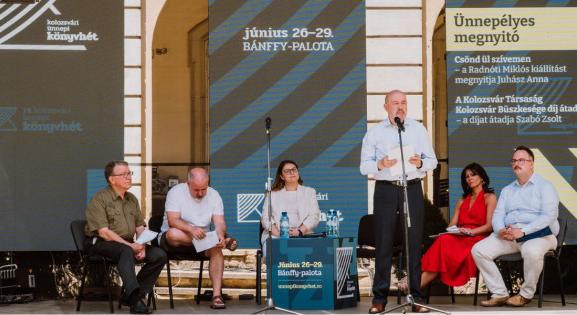 Markó Béla: Sokszor van olyan érzésem, hogy akik a világot vezetik, nem olvastak semmit - Könyves Magazin