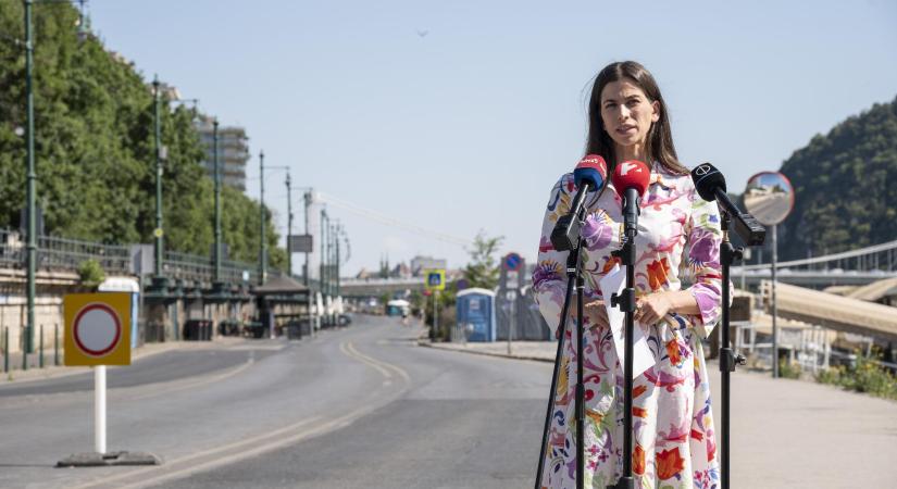 Szentkirályi Alexandra: A felnőttek szexualitása nem való gyerekeknek  videó - HírTV