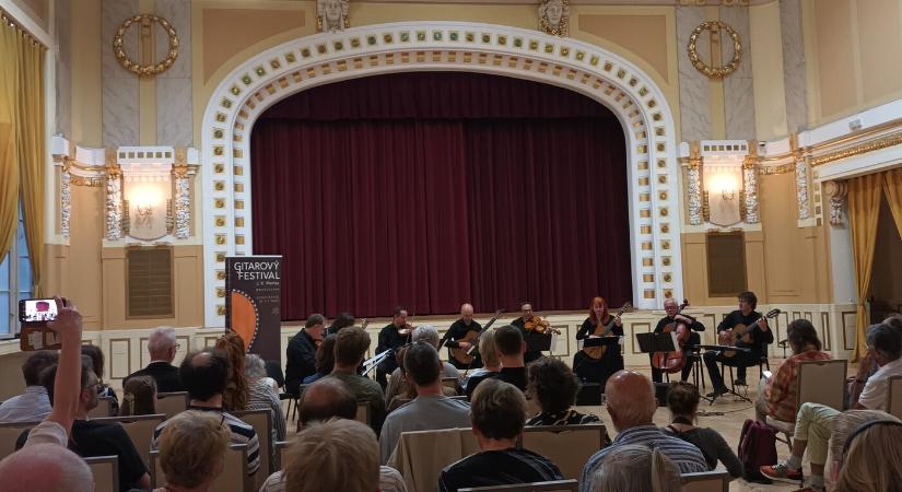 Fókuszban a klasszikus gitár – nem is akárhogy - Új Szó