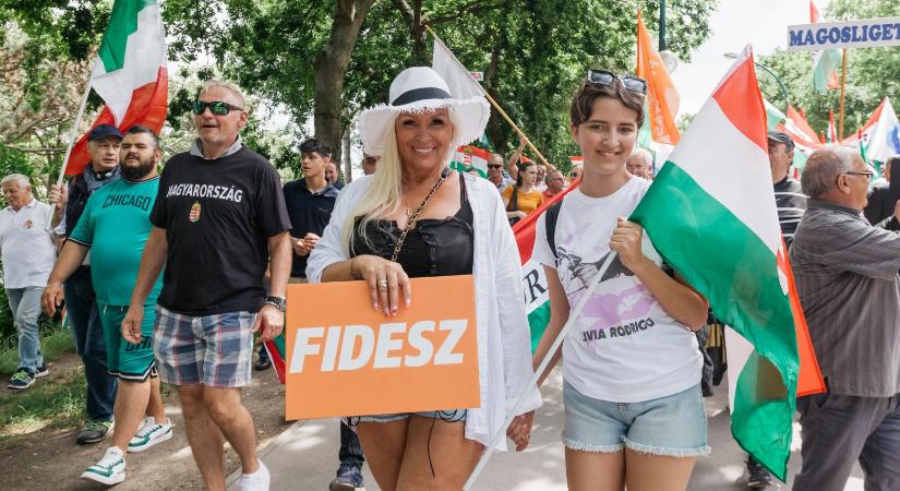 A Nézőpont Intézet szerint annyira azért nem zárul az olló, a Fidesz most is abszolút többséget szerezne - Népszava