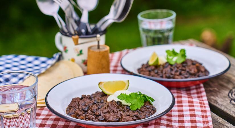 5 kiadós kaja, amit a tábortűznél is összedobhatsz a haverokkal - Street Kitchen