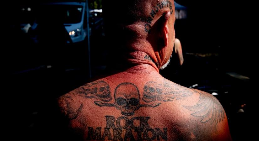 Szolidáris a Rockmaraton, négynapos ingyenbérletet ad a Dunai Vasmű kirúgott dolgozóinak - Népszava