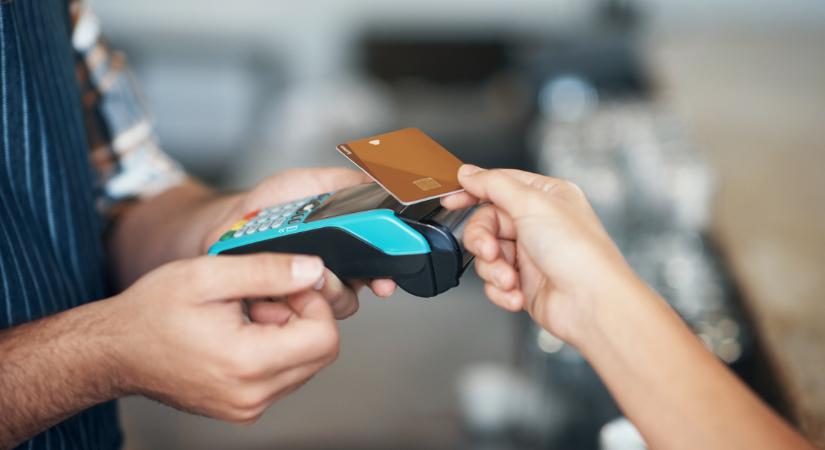 Letarolta a fintechpiacot a magyar neobank – ám komoly akadályt gördült eléjük - Index - Gazdaság