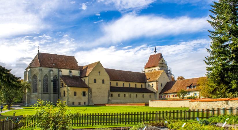 Középkori kolostorkert irodalmi köntösben: Walahfrid Strabo apát Hortulus-a - egy.hu