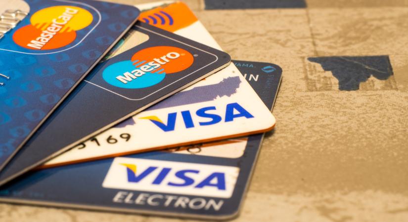 Fontos döntés született a bankkártyák díjaival kapcsolatban - Portfolio