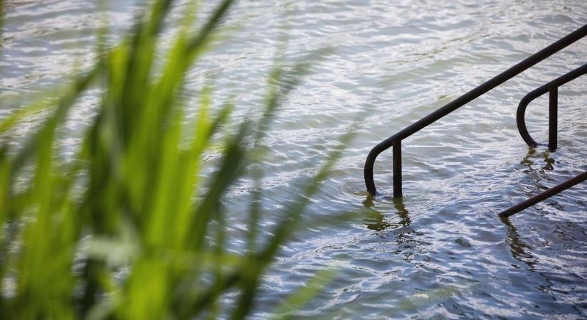 Feloldották a tiltást: szennyeződés miatt volt lezárva a népszerű balatoni strand - Vaol
