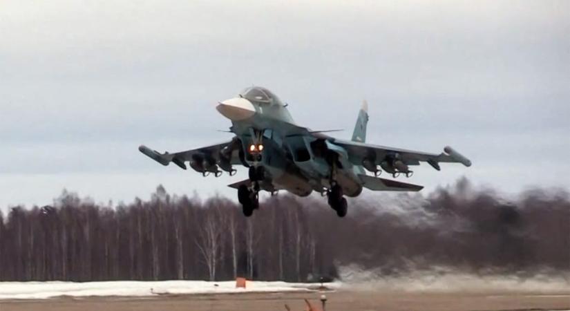 Két méregdrága orosz vadászbombázót megsemmisítettek, kettőt pedig megrongáltak az ukránok - HVG - Világ