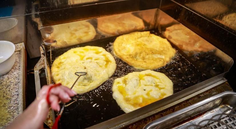 Itt a nagy lángos körkép - Ennyiért ehetjük a vármegye vízpartjain a mennyei finomságot - Teol
