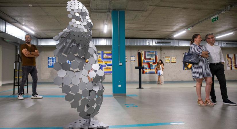 Fémbe álmodott fantázia, nemzetközi kreatív energiák összpontosulnak a tárlaton – galériával, videóval - BAON