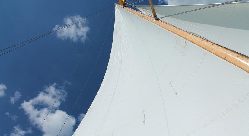 Itt csap le könyörtelenül a viharos szél, széttépi a kánikulát
