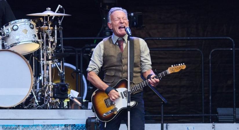 Most jött: hatalmas fémdarab esett a közönségre, többen is megsérültek Bruce Springsteen koncertjén