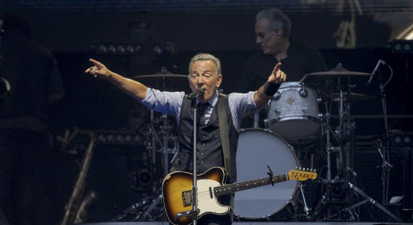 Fémtárgy zuhant a közönségre Bruce Springsteen németországi koncertje közben
