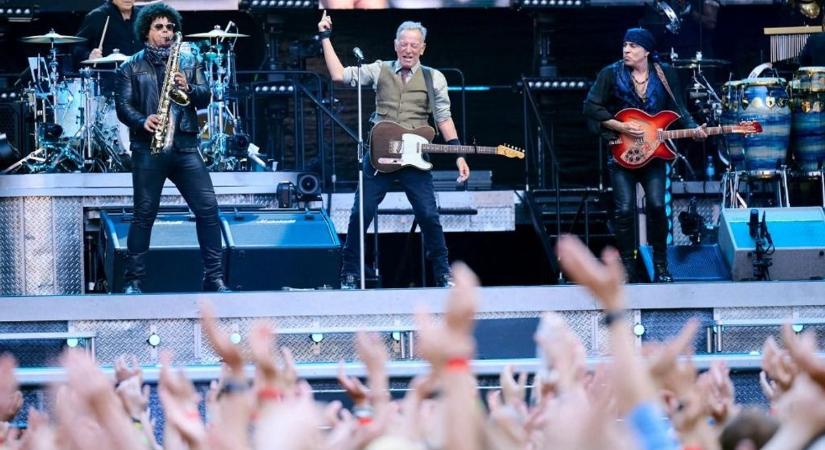 Megsérültek Bruce Springsteen koncertjén: több kilós fémtárgy csapódott a tömegbe