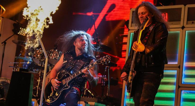 Tankcsapda a tóparton: robbanásig fokozta a hangulatot Tatán