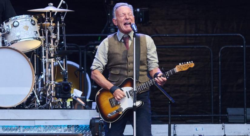 Több kilós fémtárgy zuhant a nézőkre Bruce Springsteen koncertjén