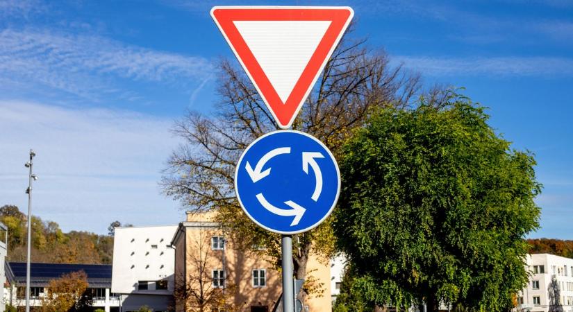 A körforgalomban kiderül, ki alkalmas az autóvezetésre és ki nem