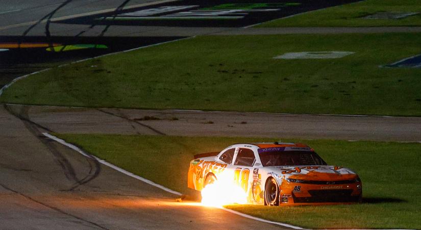 NASCAR: Az újoncok sikerét hozta az Xfinity atlantai flúgos futama