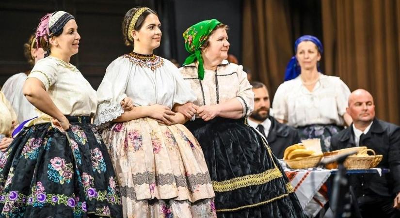 Jegyzet: Bennünk biztosan tovább él