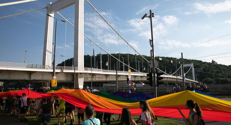 Hiába a szigorítás és a viták, ma megtartják a Pride-ot - Az Index tudósítása a Budapesti Büszkeség Menetéről