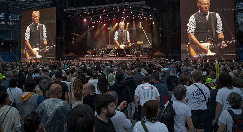 Sérültek Bruce Springsteen koncertjén, egyméteres fémdarab szakadt le a kivetítőről