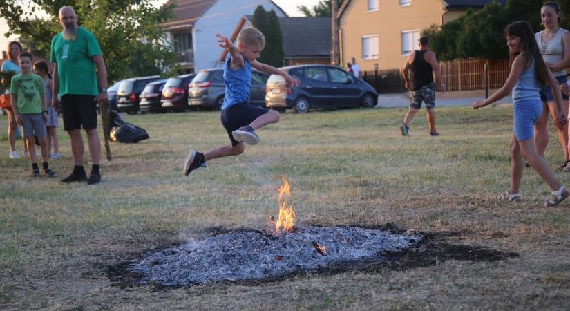 Így ünnepelték meg a nyári napfordulót (képgalériával, videóval)