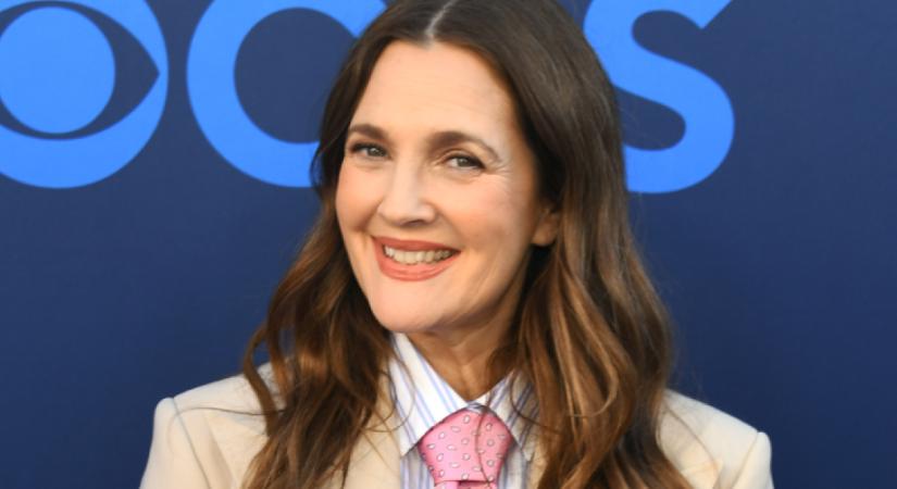 Drew Barrymore 50 évesen bevállalta: megmutatta, hogy néz ki az arca smink nélkül