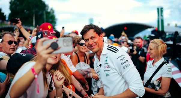 „Rosberg és Hamilton után minden pilótapárossal könnyű” – Wolff