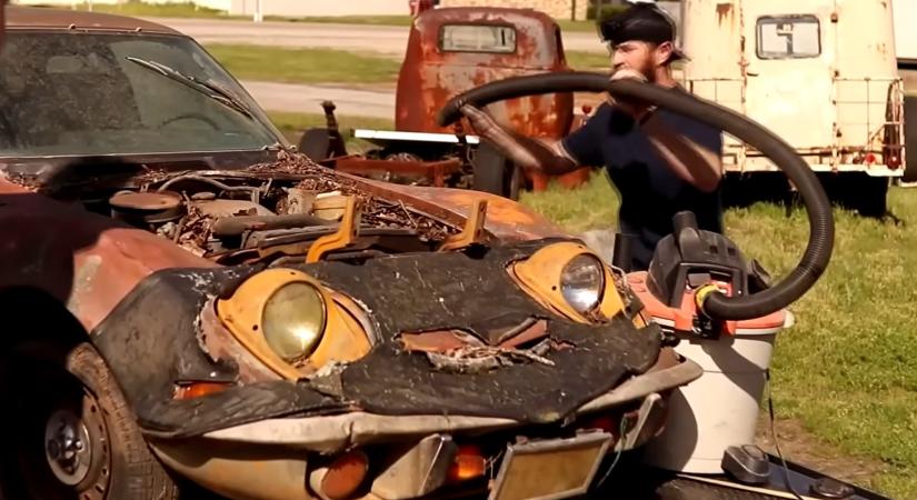 Amikor azzal kezdődik a motorindítás, hogy ki kell porszívózni harminc év avarját a motortérből