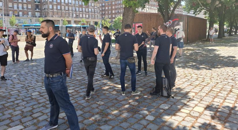 A Városháza parkban már gyülekeznek a Hatvannégy vármegyések