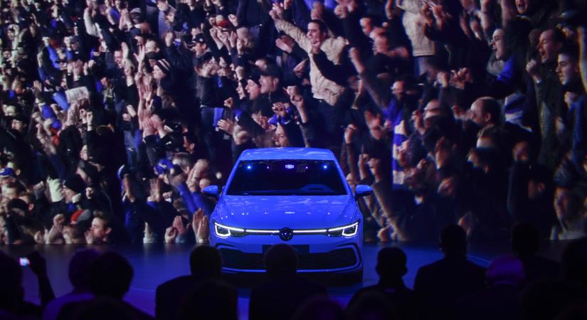 Hiába az emelkedő elektromos eladások, nem javul az üzleti hangulat a német autóiparban